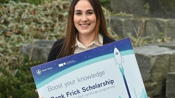 Bank Frick vergibt Stipendium für Blockchain-Studium