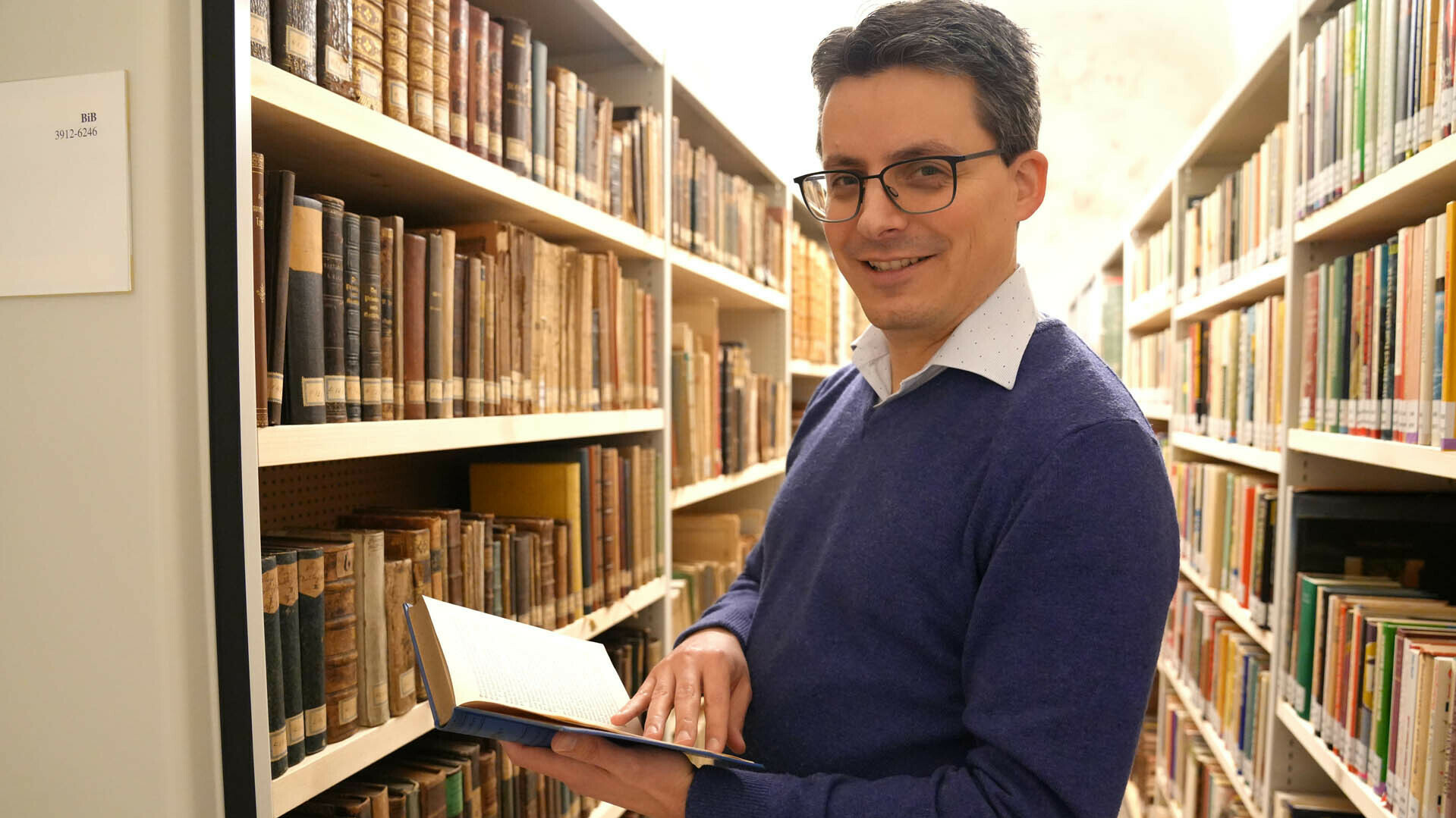 Albert Holenstein digitalisiert St.Galler Gemeindearchive