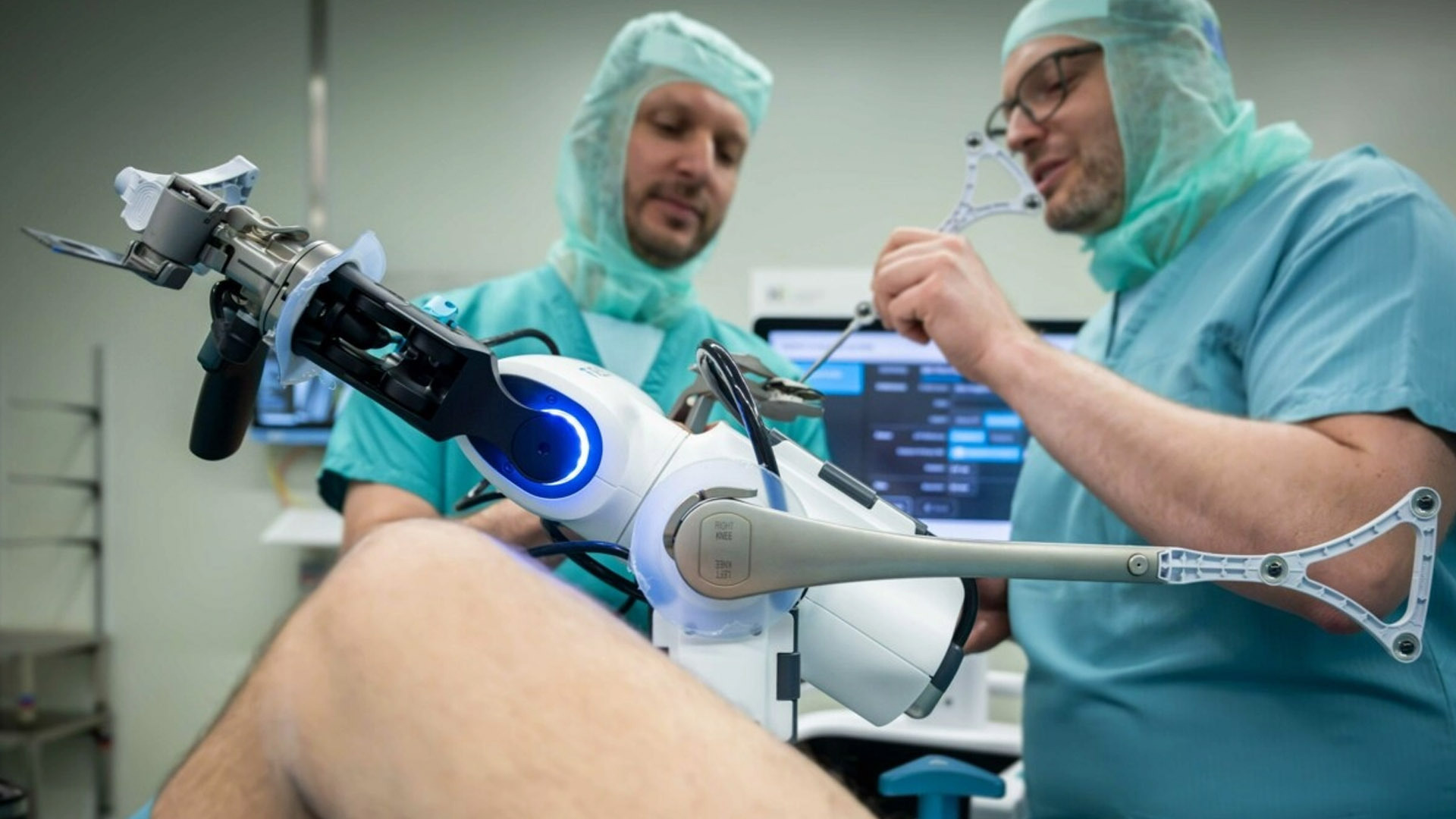 Neues Roboter-System assistiert im KSSG bei Knieoperationen