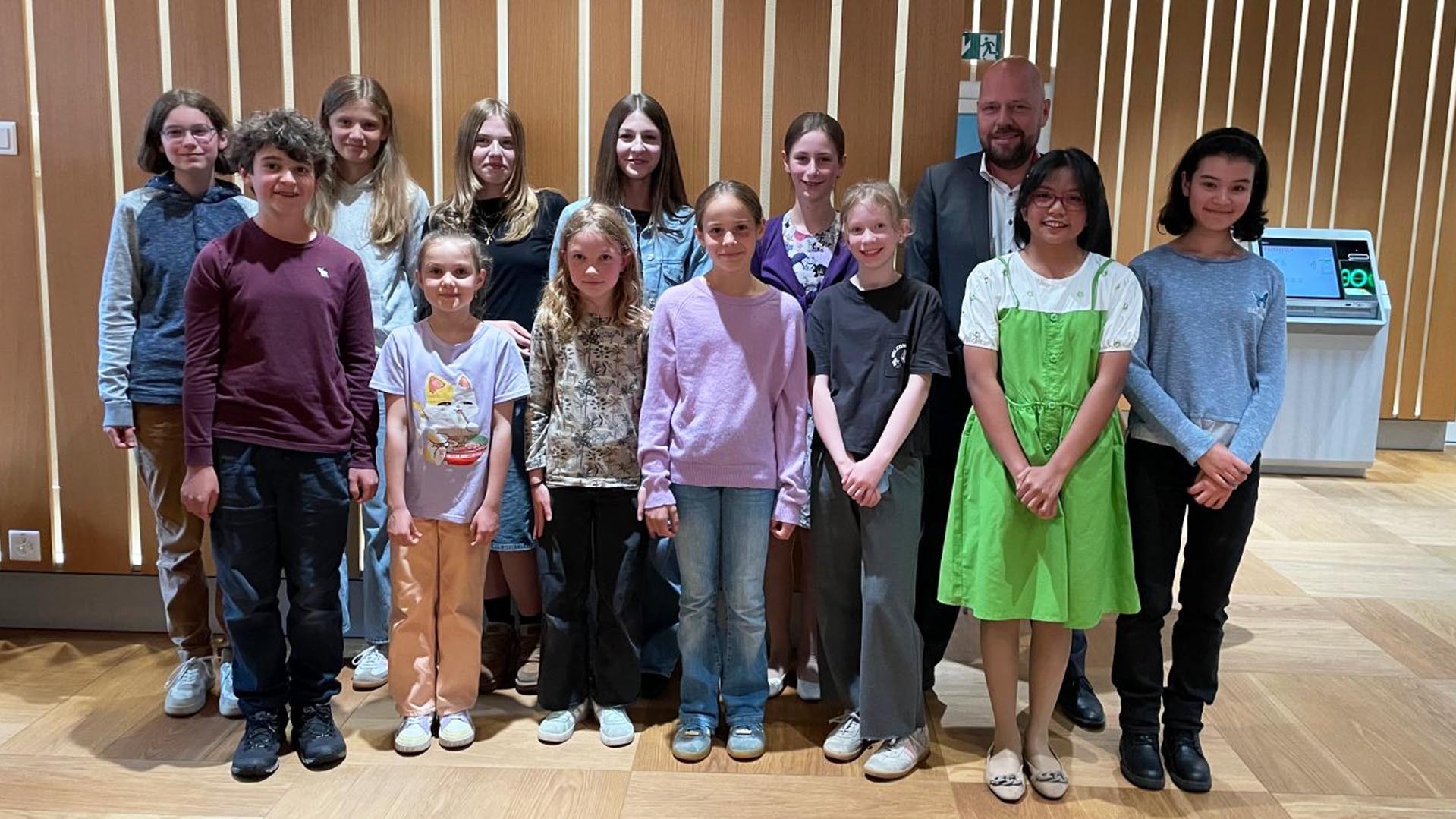 St.Galler Schüler malen die Digitalisierung