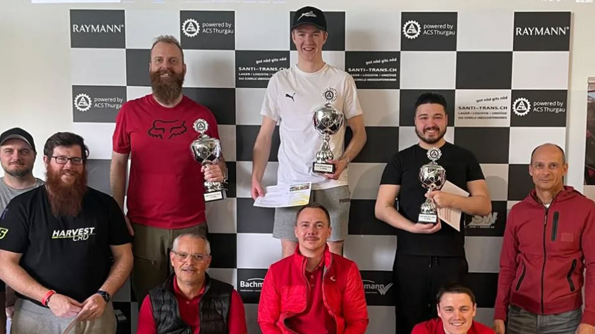 Manuel Winkler feiert Simracing-Meistertitel