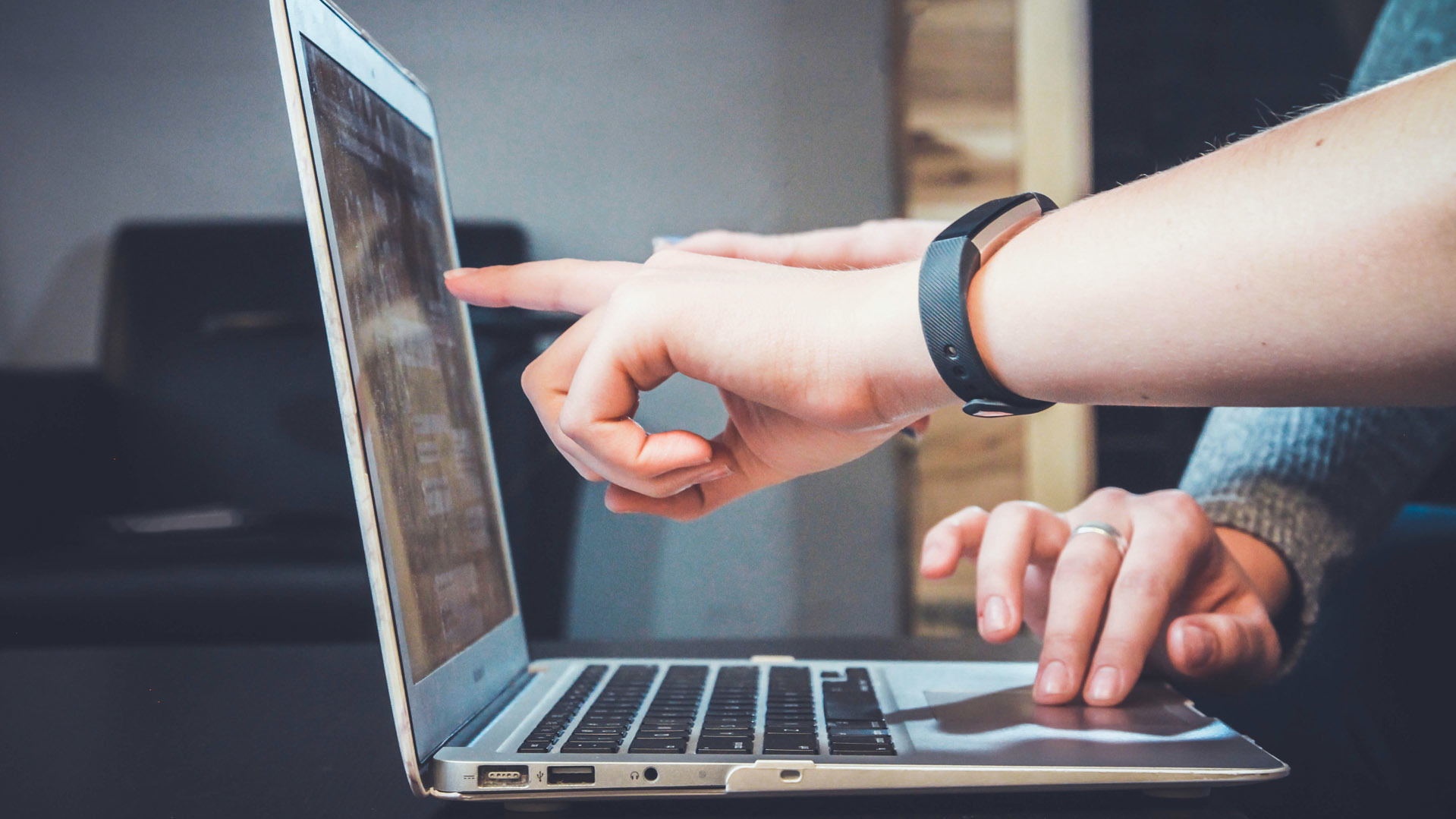 Schweizer wollen digitale Fähigkeiten verbessern
