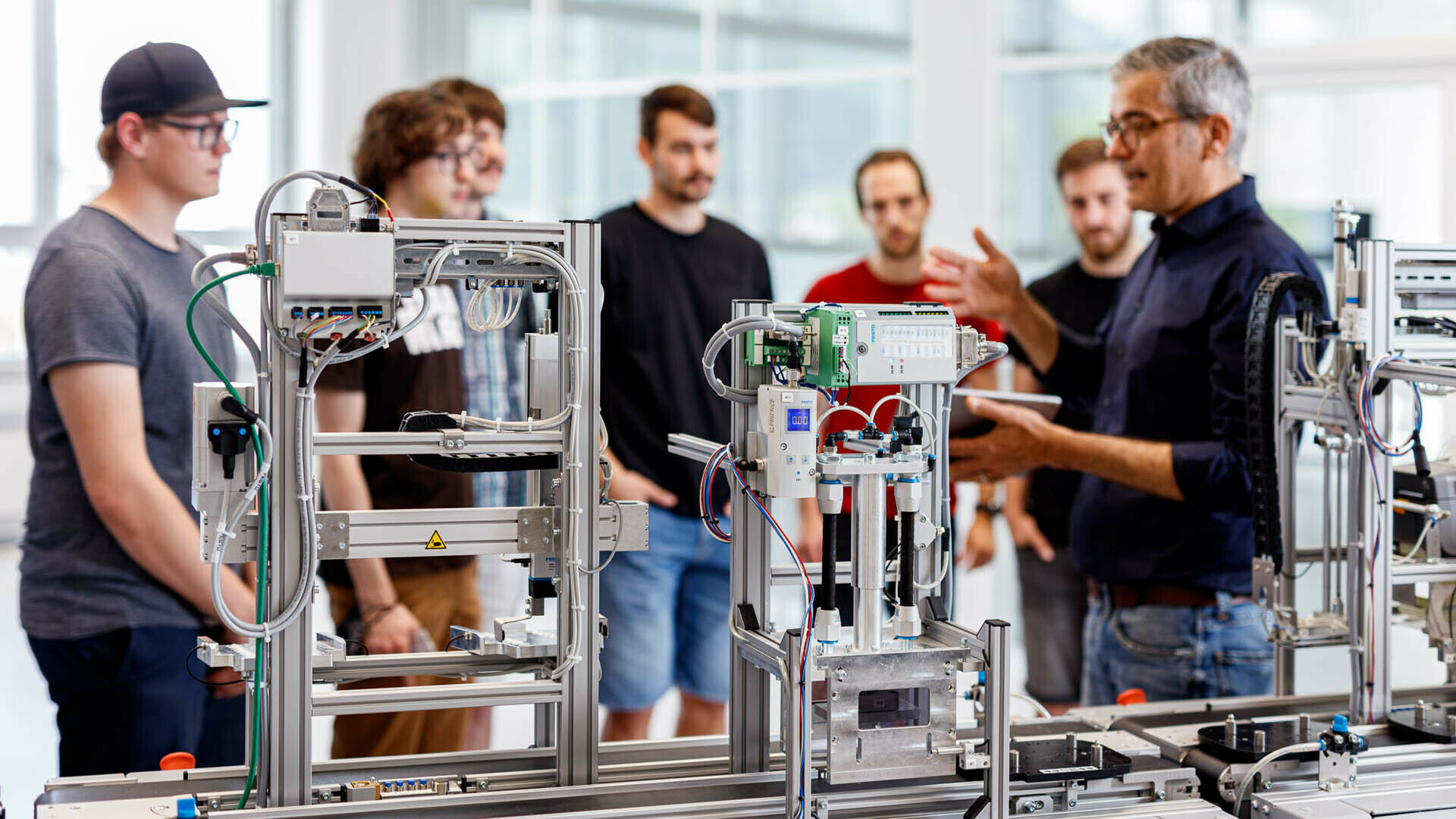 Smart Factory - «Spielplatz» für systemtechnische Übungen