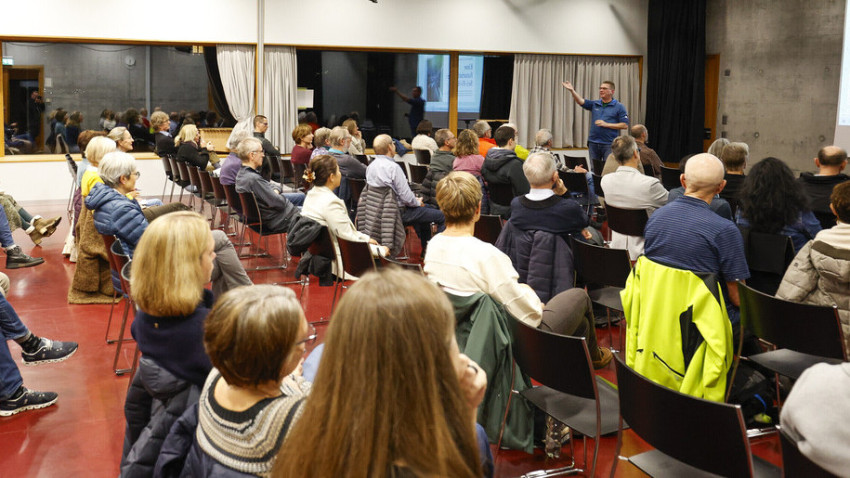 5000 Besucher: OST bringt Künstliche Intelligenz erfolgreich unter die Bevölkerung